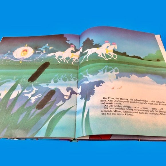Walt Disney Cinderella Book in GERMAN Hard Cover - Picture 5 of 8